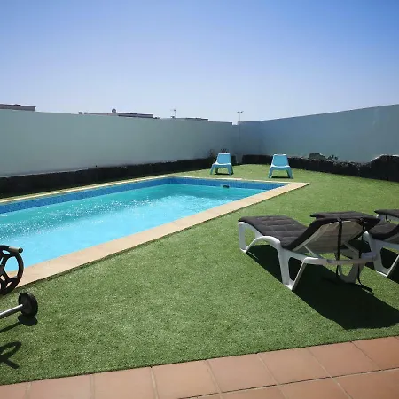Villaantonia Private Huge Heated Pool And Super Fast Wifi * Playa Blanca (Lanzarote)